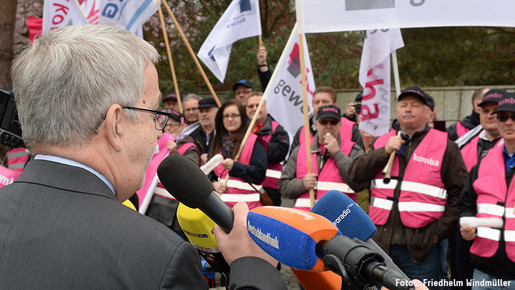 Kundgebung zum Start der zweiten Verhandlungsrunde Kundgebung zum Start der zweiten Verhandlungsrunde