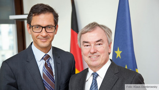 dbb Chef Klaus Dauderstädt und Richard Kühnel, Vertreter der Europäischen Kommission in Deutschland