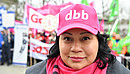 Milanie Kreutz, die Vorsitzende der dbb bundesfrauenvertretung, vor einer Demonstration zur Einkommensrunde Bund und Kommunen 2023