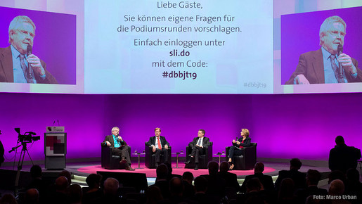 Diskussionsrunde auf der dbb Jahrestagung Diskussionsrunde auf der dbb Jahrestagung