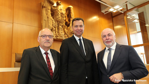 Urteil des Bundesverfassungsgerichts zum Streikverbot für Beamte Urteil des Bundesverfassungsgerichts zum Streikverbot für Beamte