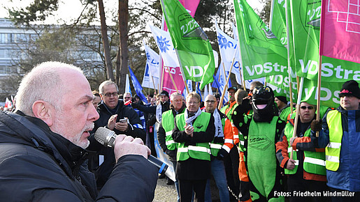 Ulrich Silberbach bei der zweiten Verhandlungsrunde in Potsdam