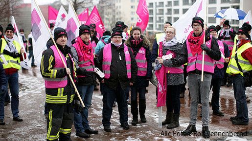 Mahnwache vor der Staatskanzlei in Düsseldorf Mahnwache vor der Staatskanzlei in Düsseldorf