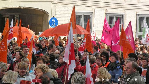 11.000 demonstrieren in Schwerin 11.000 demonstrieren in Schwerin