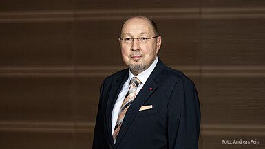 Beamtenversorgung – „die Öffentlichkeit hat ein völlig falsches Bild“