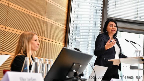 Sitzung der Hauptversammlung der dbb bundesfrauenvertretung Sitzung der Hauptversammlung der dbb bundesfrauenvertretung
