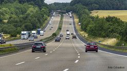   dbb-Forderungsbeschluss: 7 Prozent mehr, mindestens jedoch 300 Euro