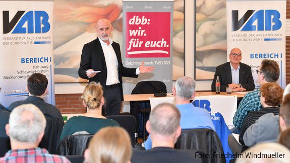 dbb Branchentag mit dem VAB 06.10.2022, Jahr > 2022, Branchentag, Einkommensrunde 2023, Ort > Europa > Deutschland > Schleswig-Holstein > Kiel, Organisation > Gewerkschaft/Berufsverband > VAB