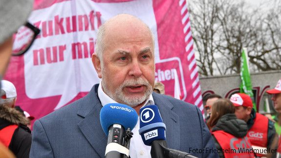 Auftakt der Einkommensrunde 2023 mit Bund und Kommunen Auftakt der Einkommensrunde 2023 mit Bund und Kommunen