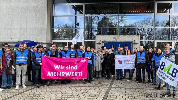 Mahnwachen in Nordrhein-Westfalen Einkommensrunde, öffentlicher Dienst, Mahnwache, Nordrhein-Westfalen, BVLB, Gelsenkirchen, Bildung, Personal, Innovation, Tarifverhandlungen, Blockade, Sicherheit, Finanzen, Beschäftigte