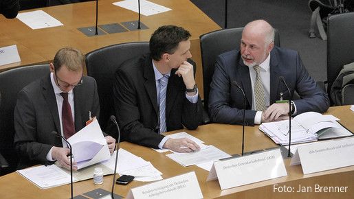 Ulrich Silberbach bei der öffentlichen Anhörung im Gesundheitsausschuss Ulrich Silberbach bei der öffentlichen Anhörung im Gesundheitsausschuss des Deutschen Bundestage