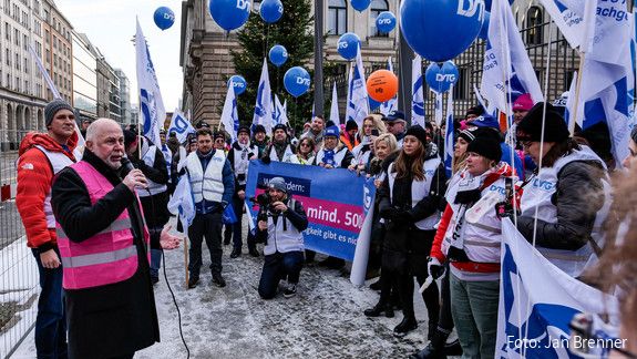 Einkommensrunde 2023 mit der TdL: Demo in Berlin Aktion, Bundesrat, DSTG, Demo, Deutsche Steuer-Gewerkschaft, EKR 2023 Länder