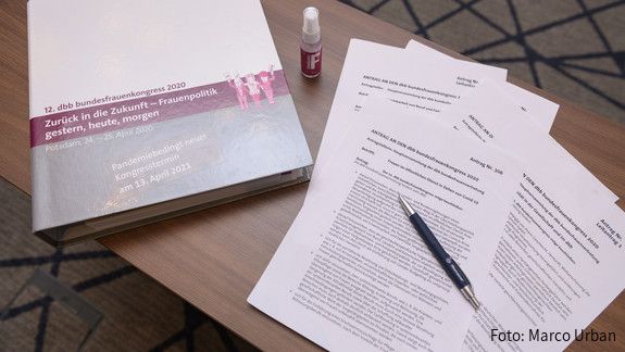 Unterlagen beim dbb bundesfrauenkongress 2021 Unterlagen beim dbb bundesfrauenkongress 2021