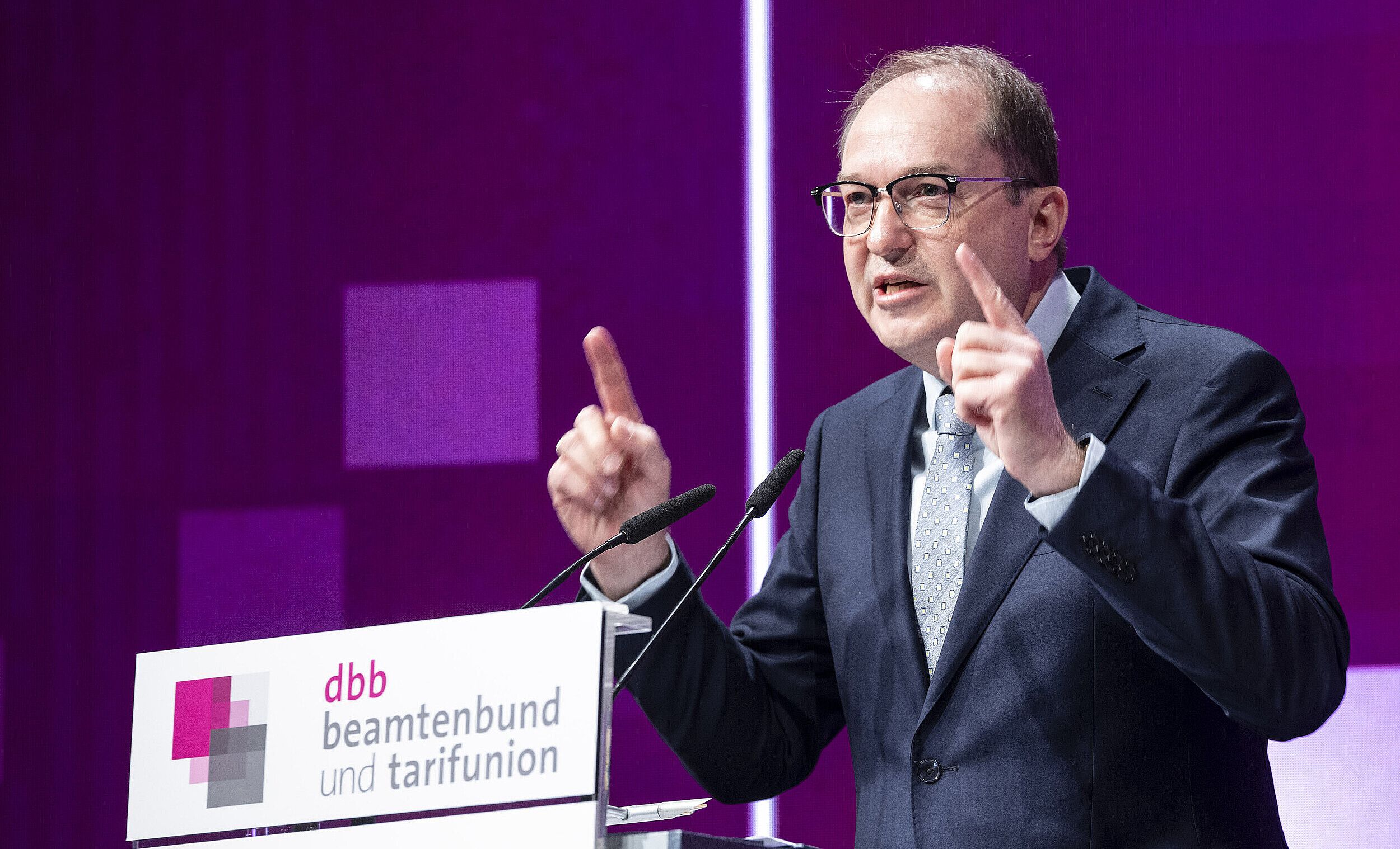 Dobrindt will amtsangemessene Alimentation „in einigen Wochen“ umsetzen
