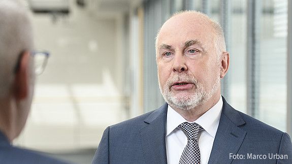 dbb Chef Ulrich Silberbach im Gespräch