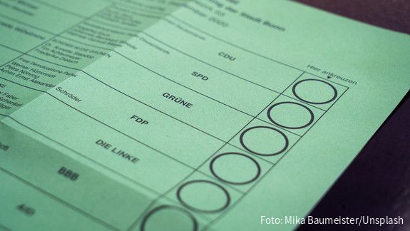 Die dbb jugend unterstützt die Einführung des Wahlalters 16 bei den Bundestagswahlen. Die dbb jugend unterstützt die Einführung des Wahlalters 16 bei den Bundestagswahlen.