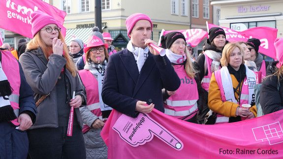 Einkommensrunde Öffentlicher Dienst Bund und Kommunen 2023 Warnstreik und Protest Mecklenburg-Vorpommern Einkommensrunde Öffentlicher Dienst Bund und Kommunen 2023 Warnstreik und Protest Mecklenburg-Vorpommern