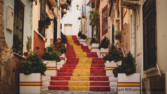 Treppe in spanischen Nationalfarben Treppe in spanischen Nationalfarben