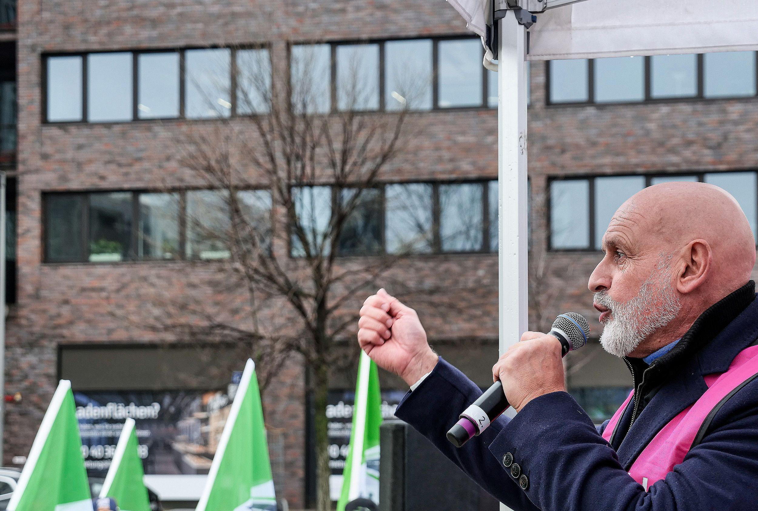 Viel Geld für wenig Arbeit im öffentlichen Dienst? Geyer: „Quatsch.“