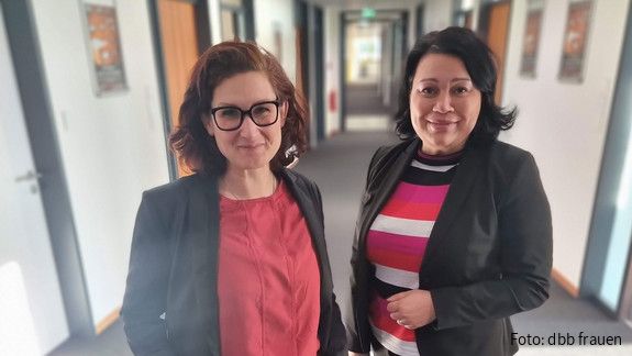 Ferda Ataman (links) und Milanie Kreutz Ferda Ataman (links) und Milanie Kreutz